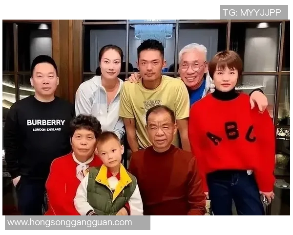 黄娜专访：从青涩少女到羽毛球冠军的奋斗与成长之路